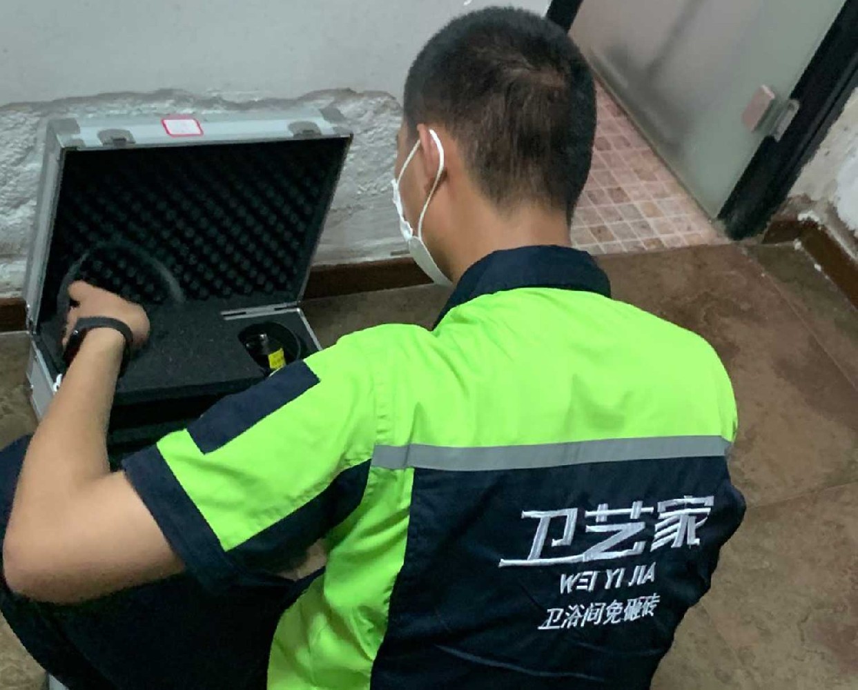 附近防水补漏师傅电话号码，24小时上门维修服务